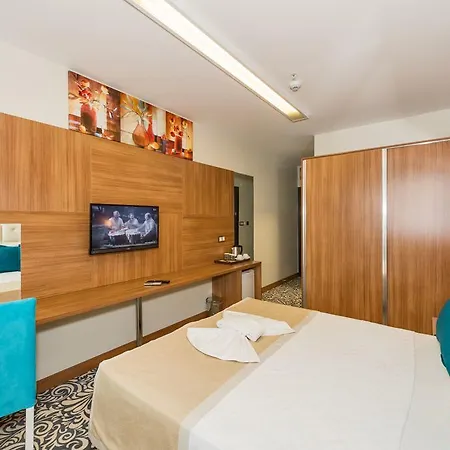 New My World Ataturk Airport 3*